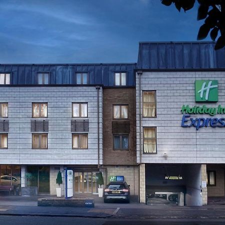 Holiday Inn Express Windsor By Ihg Екстер'єр фото