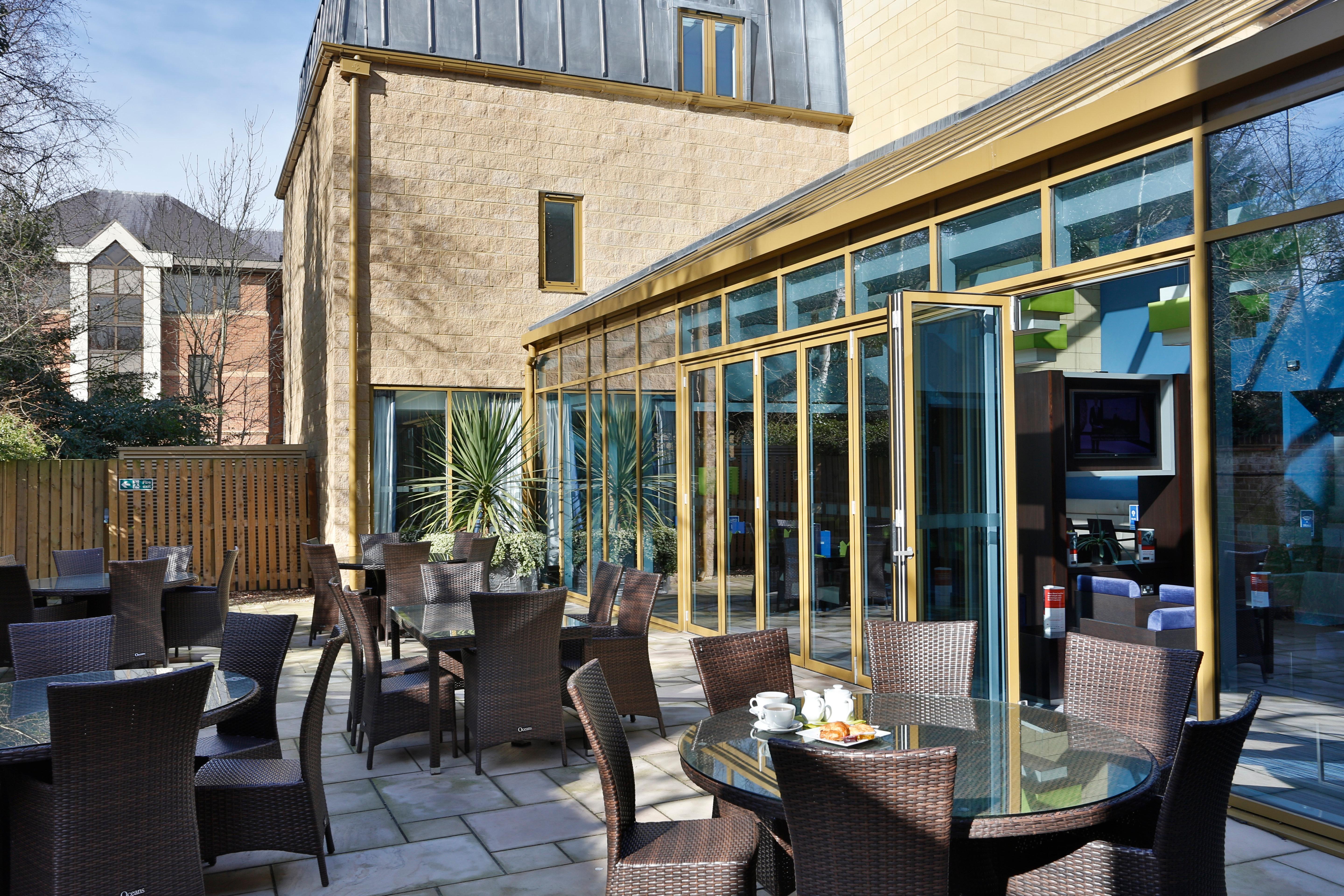 Holiday Inn Express Windsor By Ihg Екстер'єр фото