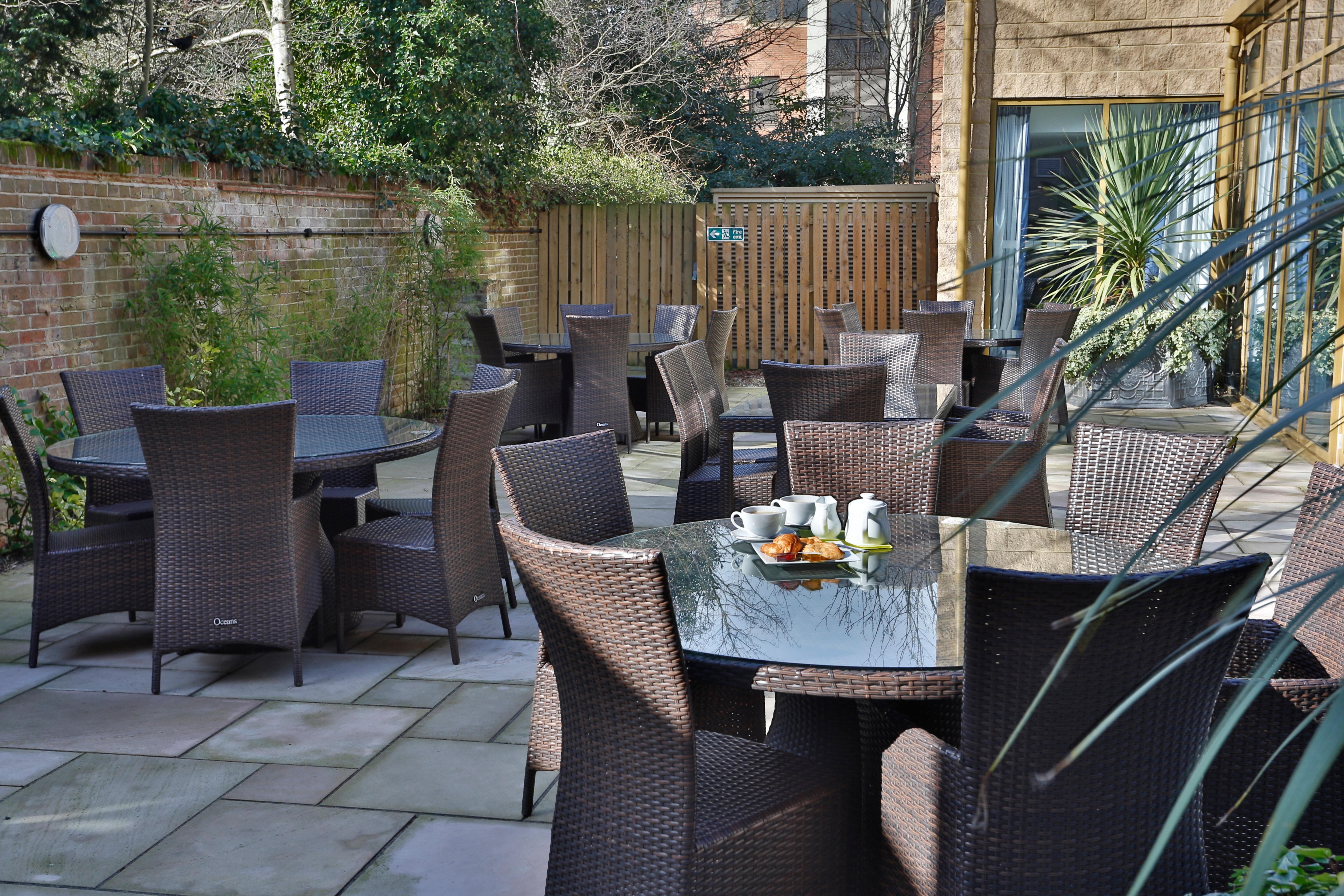 Holiday Inn Express Windsor By Ihg Екстер'єр фото