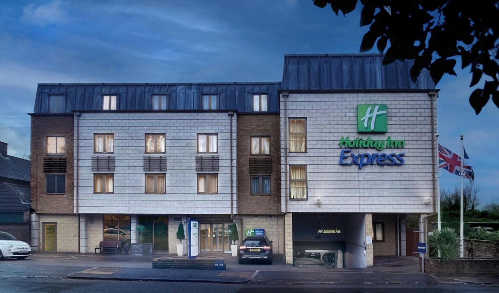 Holiday Inn Express Windsor By Ihg Екстер'єр фото