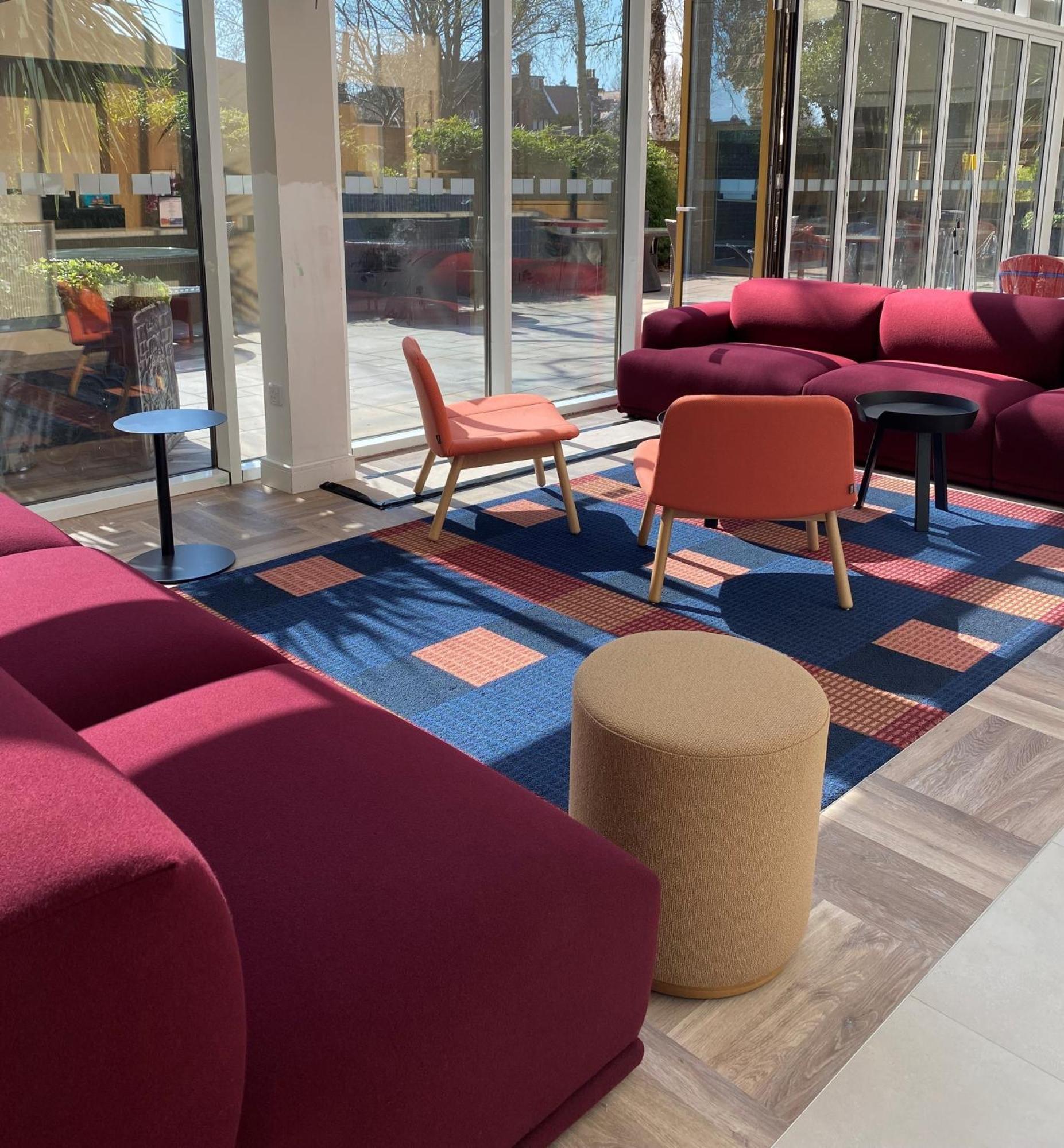 Holiday Inn Express Windsor By Ihg Екстер'єр фото