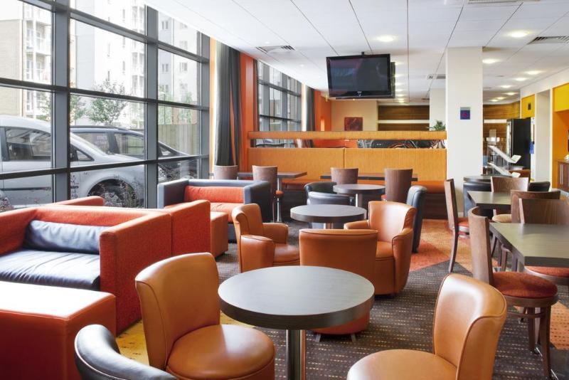 Holiday Inn Express Windsor By Ihg Екстер'єр фото